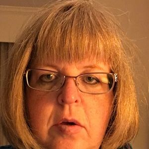 Meet your Posher, Dina